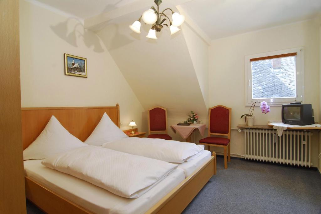 Wirtshaus Zum Pferdemarkt Hotel Saarburg Kamer foto