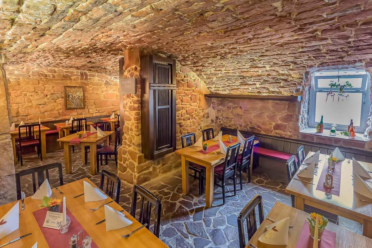 Wirtshaus Zum Pferdemarkt Hotel Saarburg Buitenkant foto