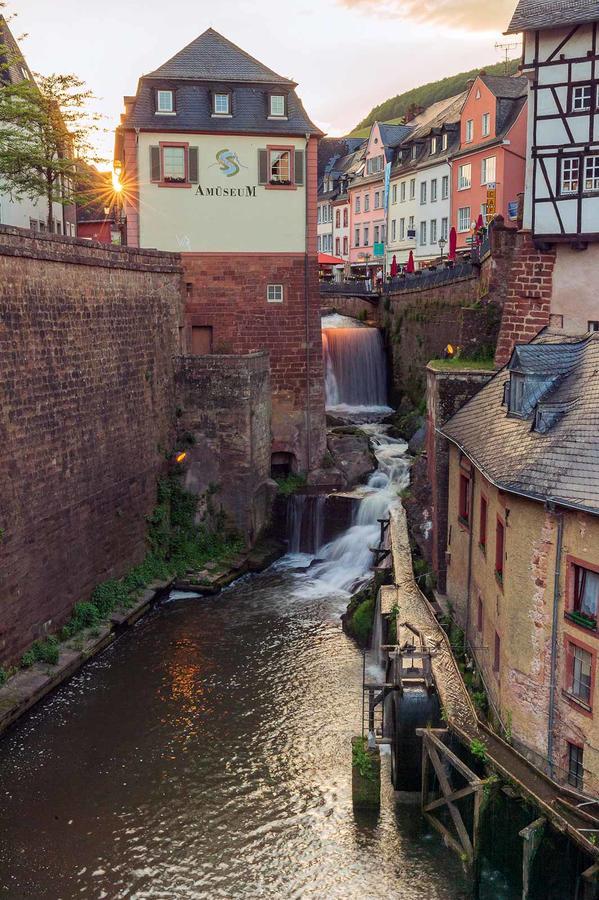 Wirtshaus Zum Pferdemarkt Hotel Saarburg Buitenkant foto